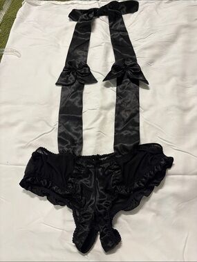 Rene Rofe Black Satin Bow-Front Ruffle Briefs